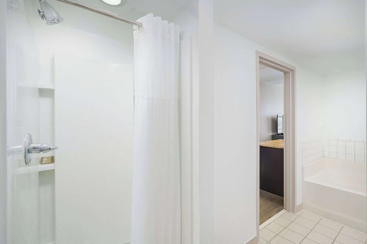 Room 9 of 23
