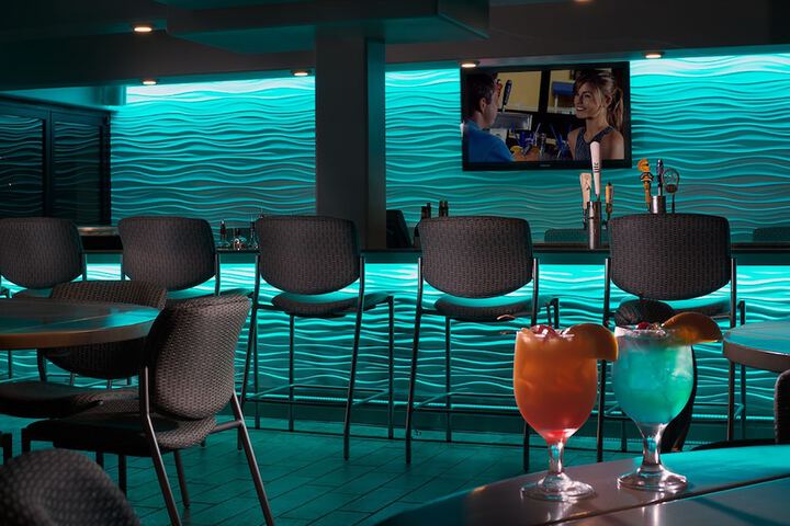 Lounge 96 of 120