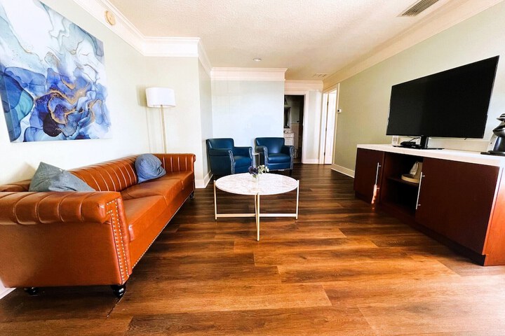 Room 5 of 17
