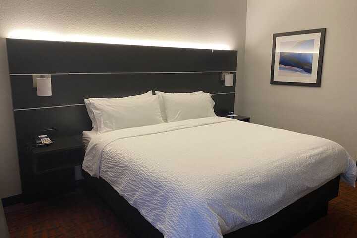 Room 16 of 72