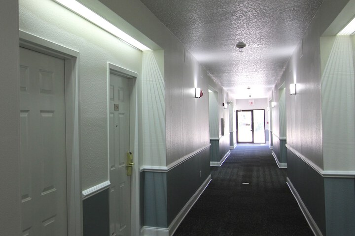 Ballroom/Hall 70 of 76