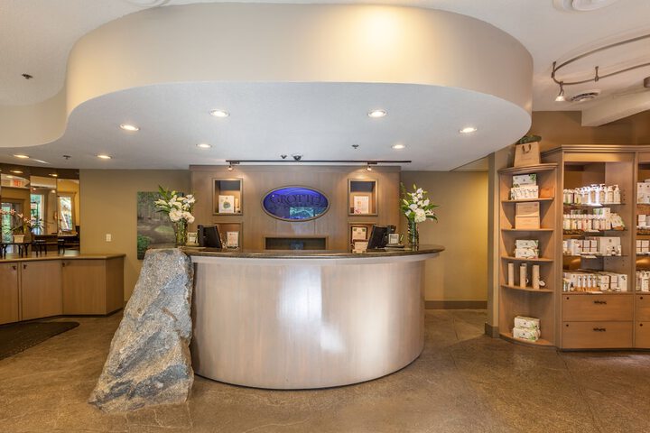Tigh-Na-Mara Seaside Spa Resort