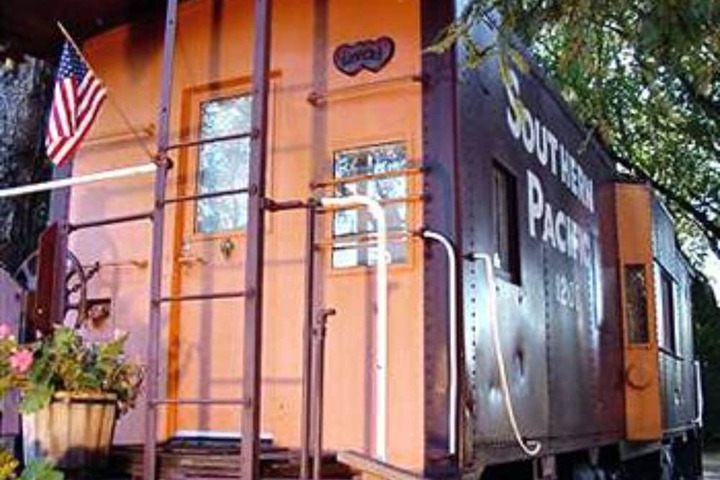 Featherbed Railroad B & B Resort