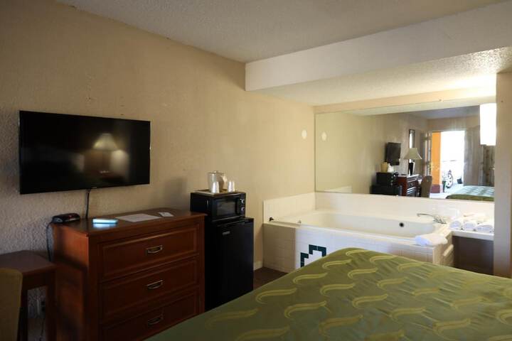 Room 14 of 34