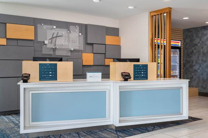 Holiday Inn Express Calhoun South by IHG