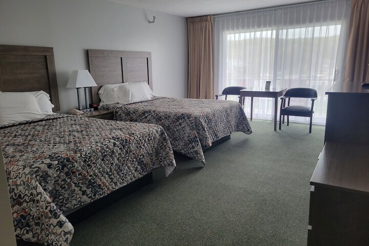 Room 32 of 48