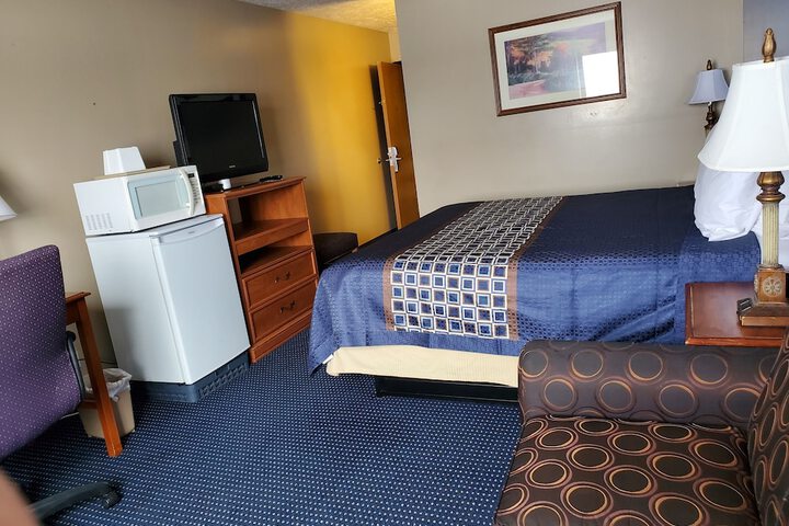 Room 13 of 32