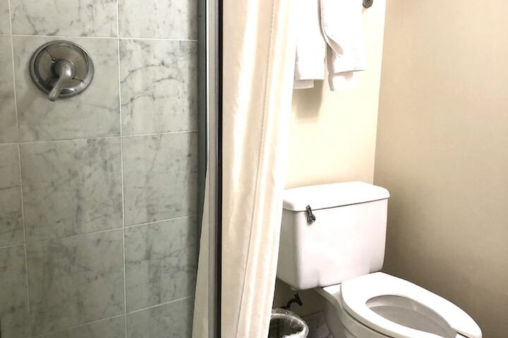 Room 12 of 20
