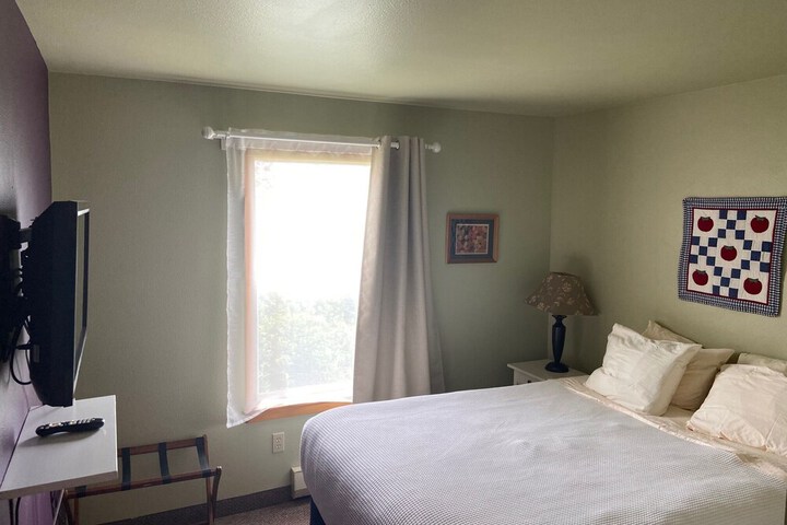 Room 17 of 37