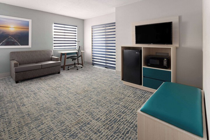 Room 18 of 27