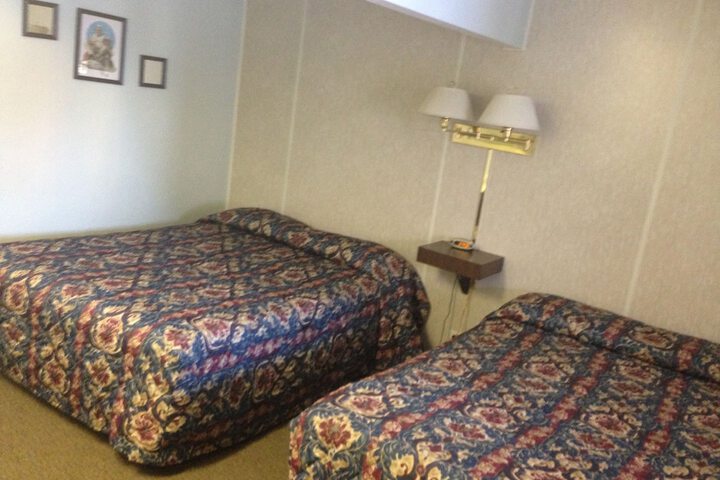 Room 9 of 34