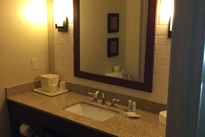 Room 32 of 43