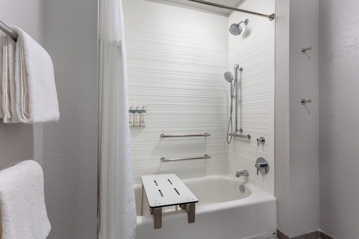 avid hotel North Platte by IHG