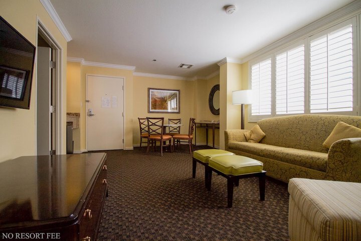 Room 8 of 37