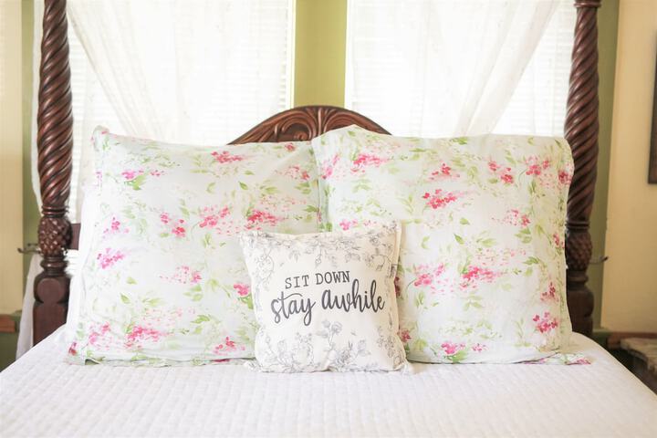 Room 28 of 68