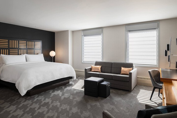 Renaissance Des Moines Savery Hotel