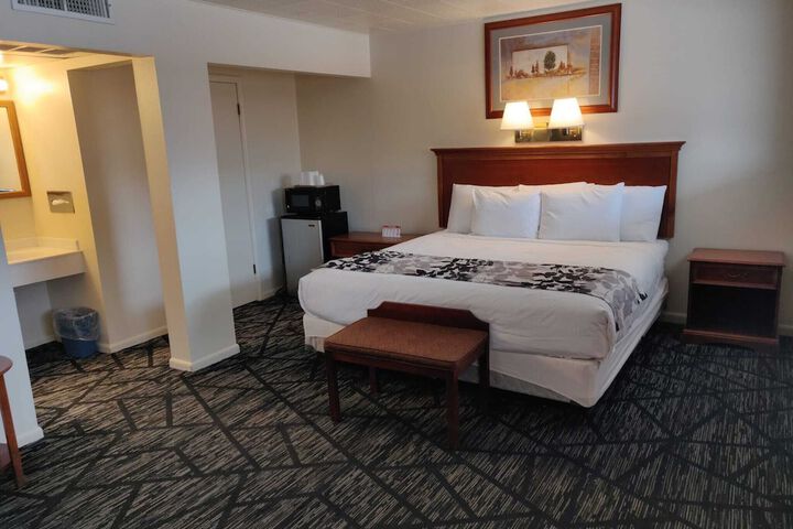 Room 15 of 31