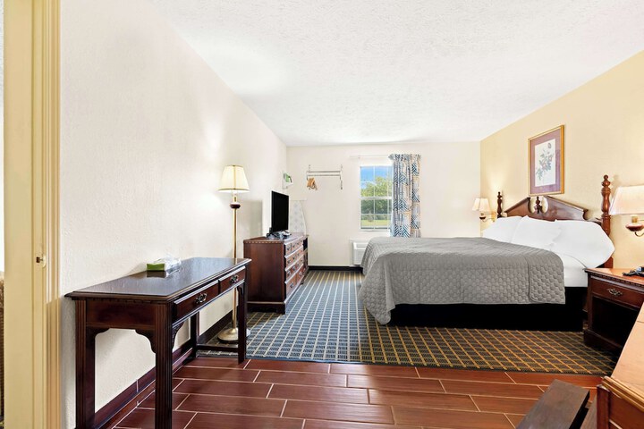 Americas Best Value Inn & Suites Mt. Pleasant