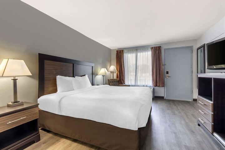 Room 18 of 29
