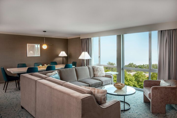 DoubleTree by Hilton Chicago - North Shore Conference Center