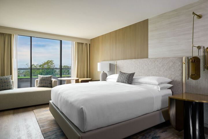 VEA Newport Beach a Marriott Resort & Spa