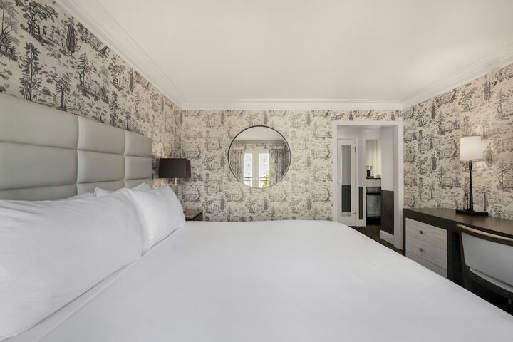 Room 21 of 44