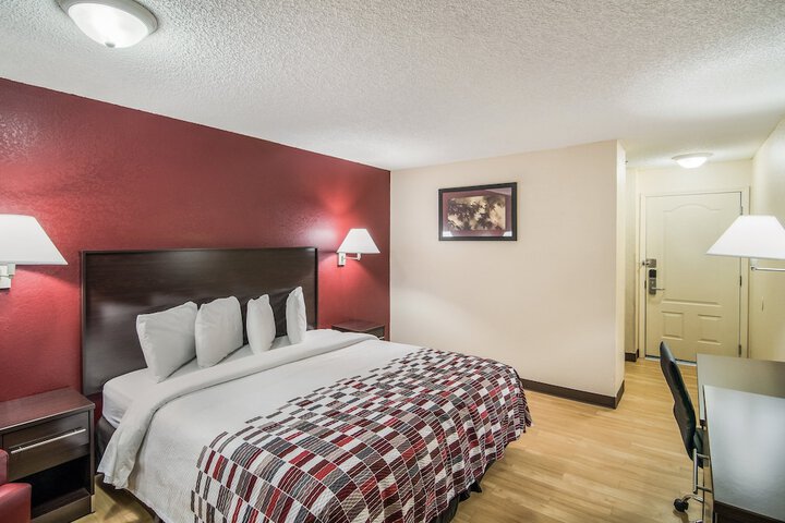 Red Roof Inn & Suites Pensacola East - Milton