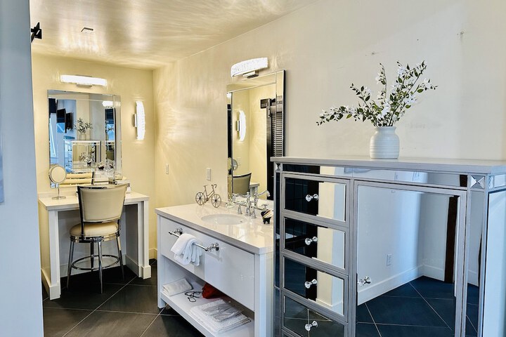 Bespoke Inn Flagstaff