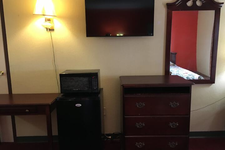 Room 10 of 11