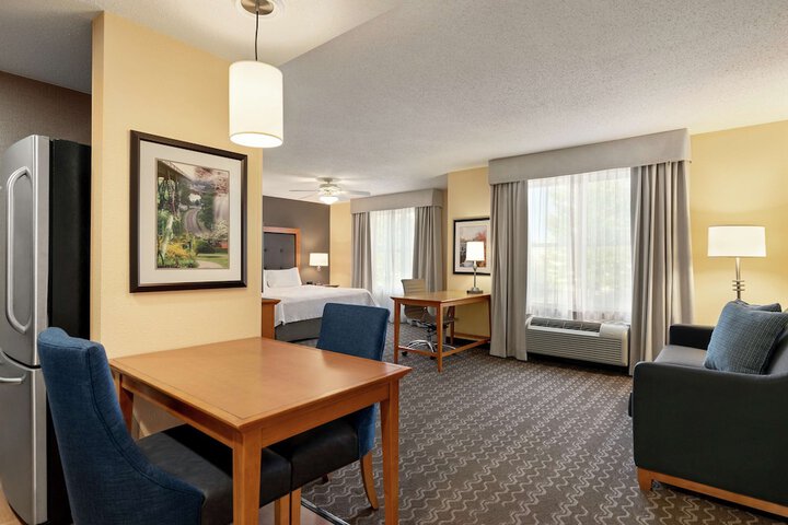 Room 8 of 30