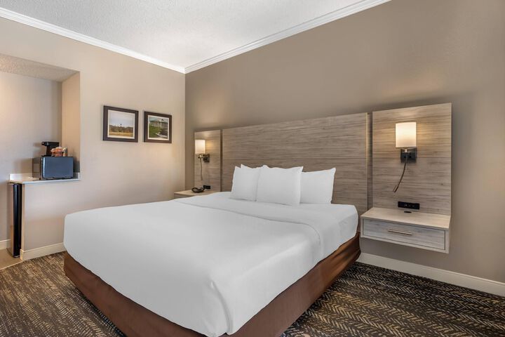 Comfort Suites Chincoteague Island Bayfront Resort