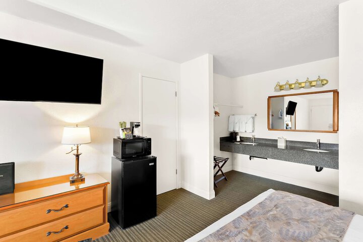 Room 17 of 50