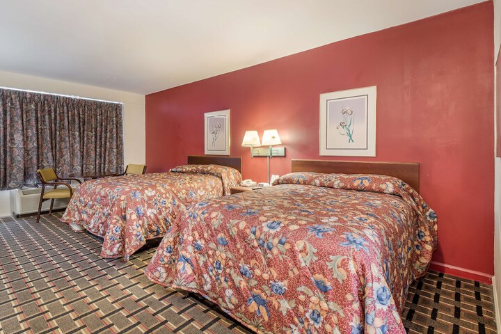 Room 25 of 27