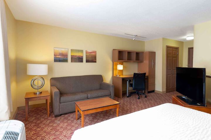 Room 12 of 33