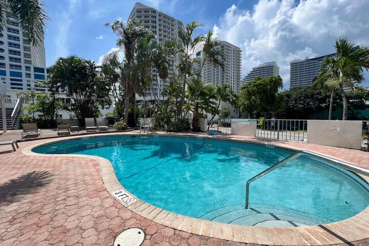 Pool 10 of 75