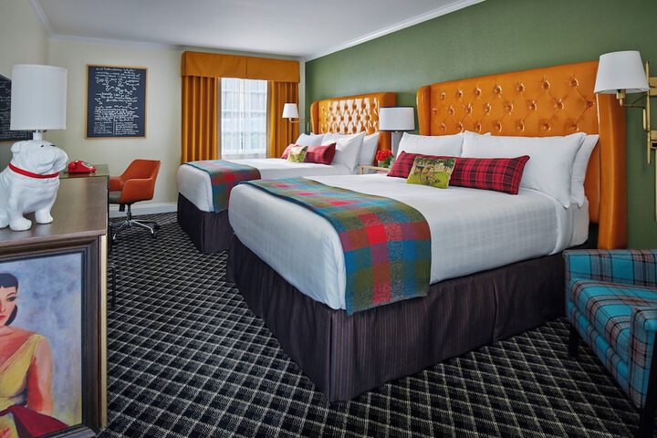 Room 32 of 53