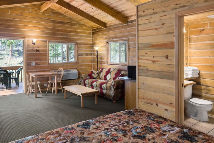 Rock Crest Lodge & Cabins