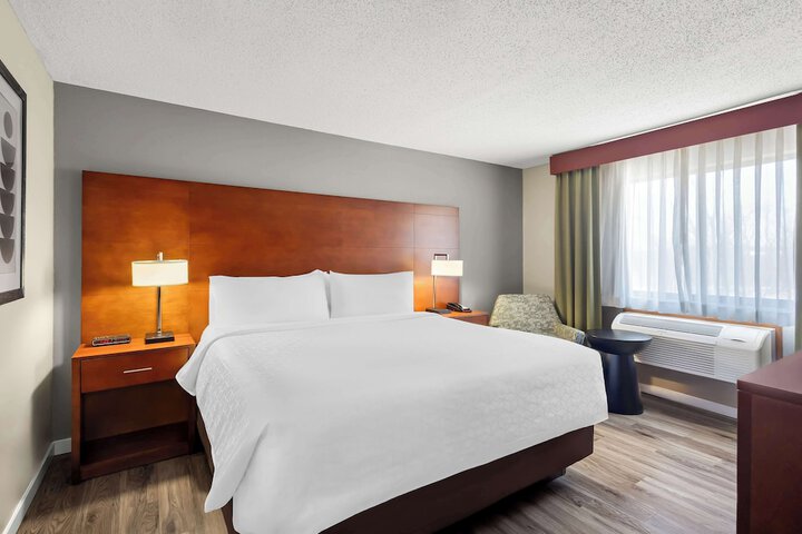 Best Western Fremont / Angola I-80/90 Toll Road