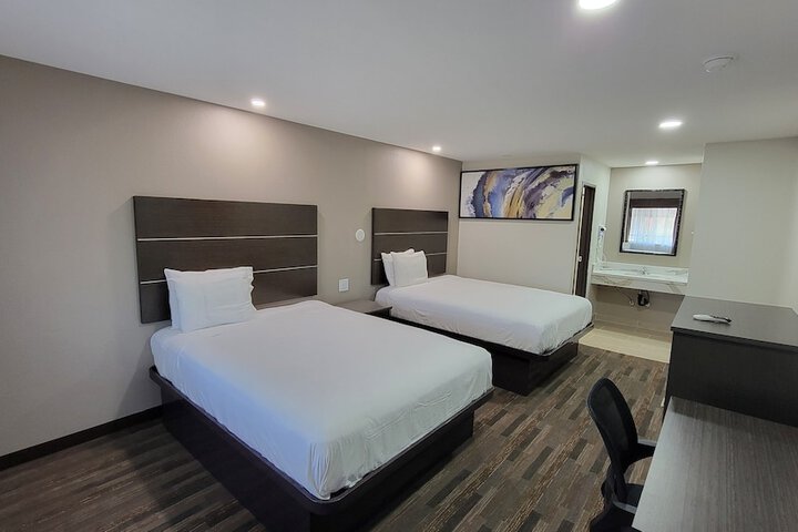 Room 9 of 18