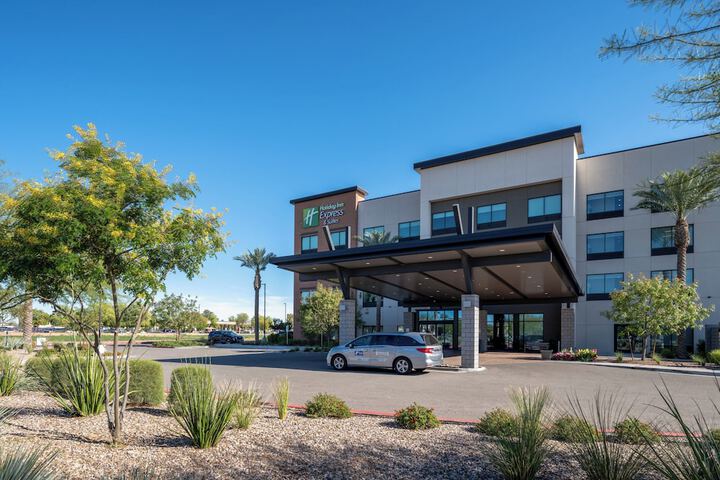 Holiday Inn Express & Suites Gilbert Mesa Gateway Airport by IHG