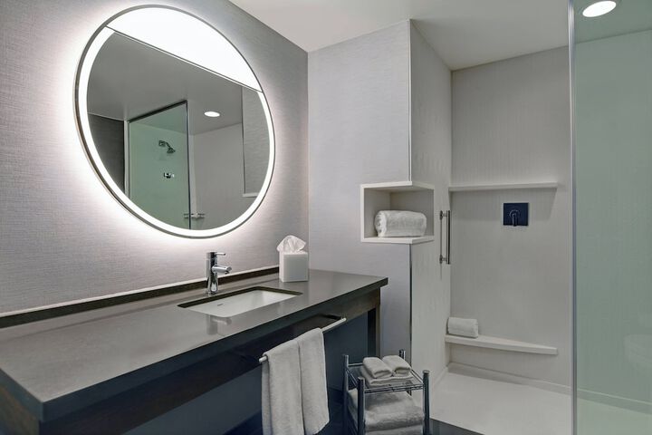 Room 15 of 40