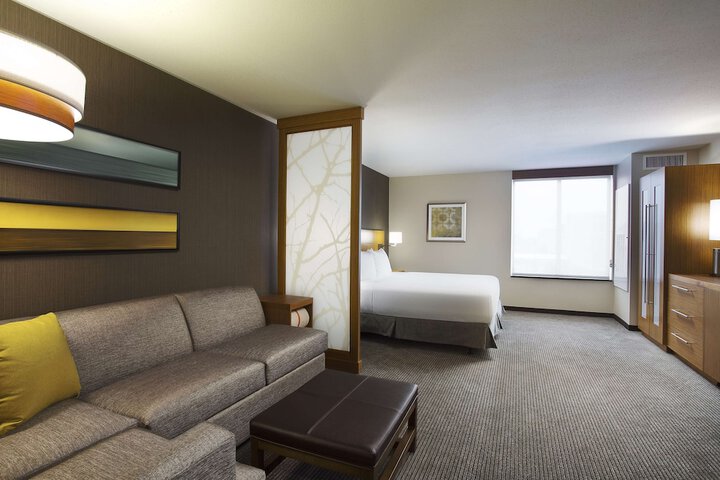 Room 10 of 36