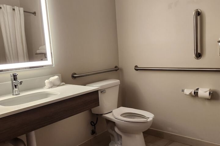 Holiday Inn Express Hotel & Suites St. Paul-Woodbury by IHG