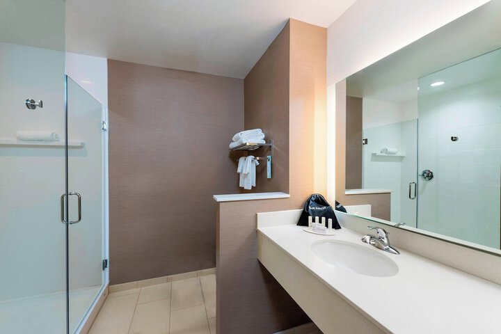 Room 12 of 21