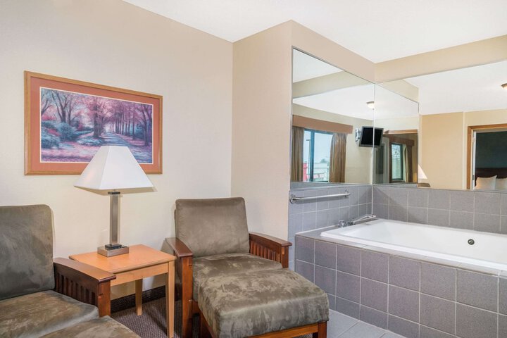 Room 15 of 17