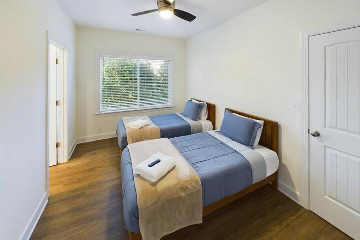 PIckens Place Unit B