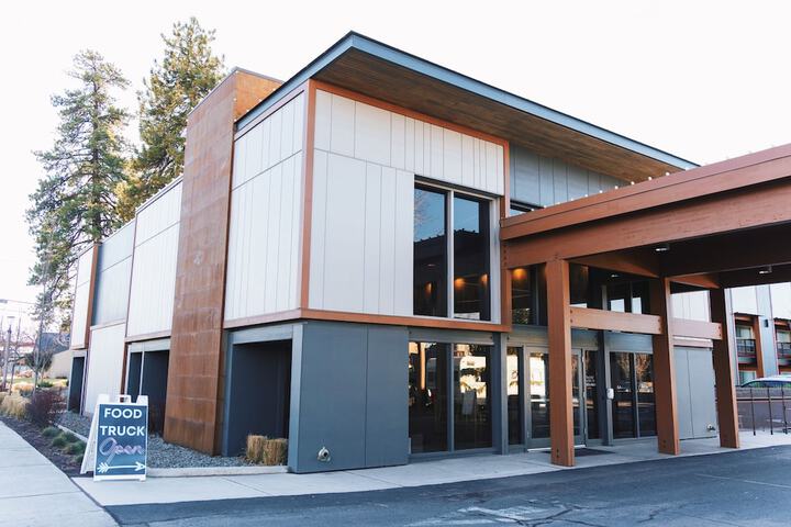 Waypoint Hotel