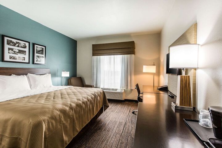 Room 17 of 30