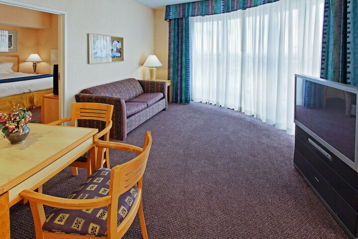 Room 43 of 65