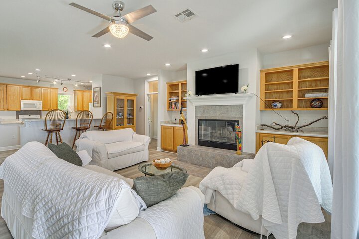 Waveland Vacation Rental - Walk to the Beach!